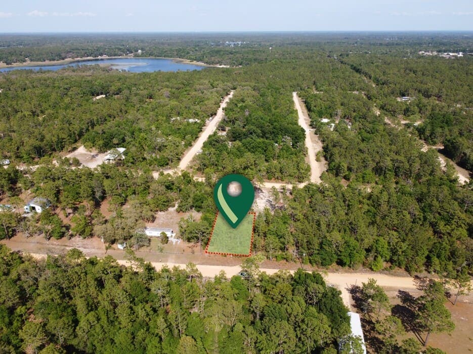 Serene Residential Retreat – Private Lot on Grenock St, Interlachen